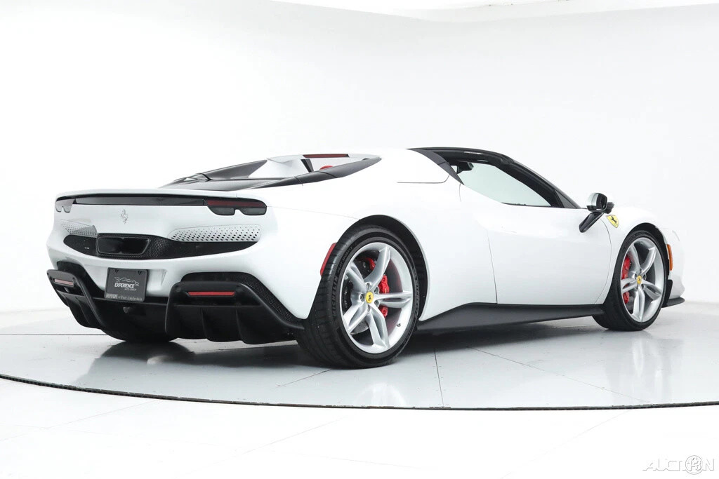 2024 Ferrari 296 GTS