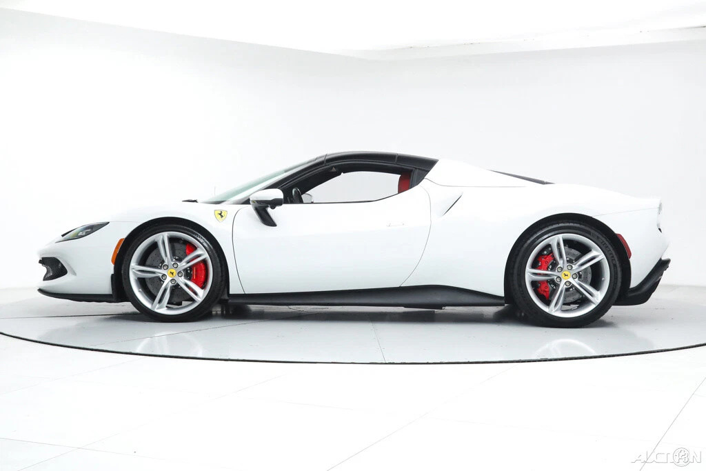 2024 Ferrari 296 GTS